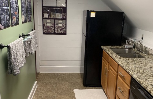 Versailles Apartment | Historic Downtown Morgan Street Apartment - Pet Friendly Stay!