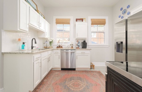 Springfield House | Historic Retreat, Steps from Downtown Jax - Pet Friendly!