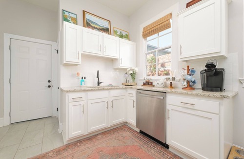 Springfield House | Historic Retreat, Steps from Downtown Jax - Pet Friendly!