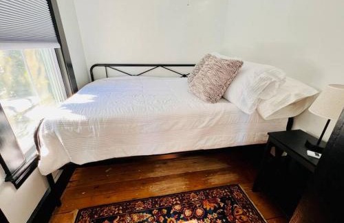 Munjoy Hill Apartment | Historic East End Retreat - Family & Pet Friendly Haven!