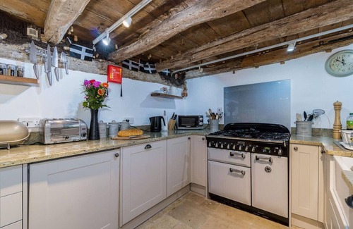 Looe House | Historic Elizabethan house very close to the beach