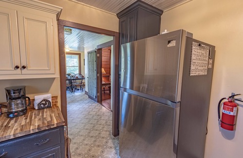 Mars Hill House | Historic Estate with Wooded Views, Event Spaces & Amenities