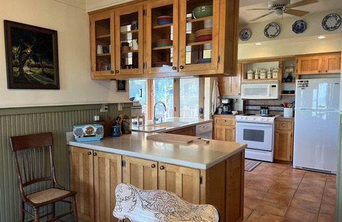 Polk County Other | Idyllic Family Farm Retreat with World-Class Wine Experience