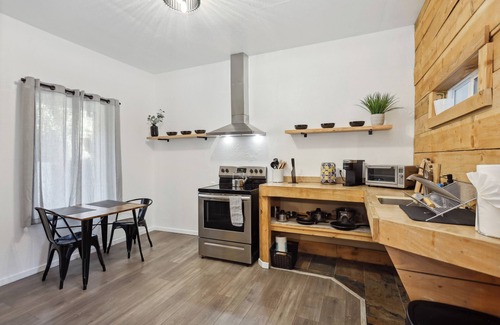 White Salmon Other | Idyllic Farmhouse Retreat in Downtown White Salmon
