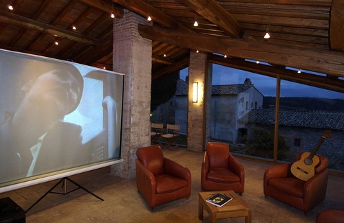 Amelia House | Historic Borgo Retreat with Lake Views & Spa Amenities