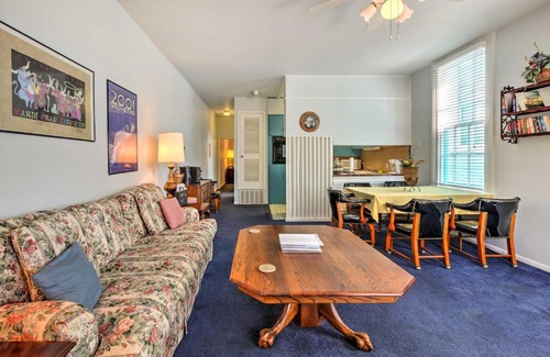 San Jacinto Apartment | Historic Galveston Apartment with Spa - Steps from The Strand!