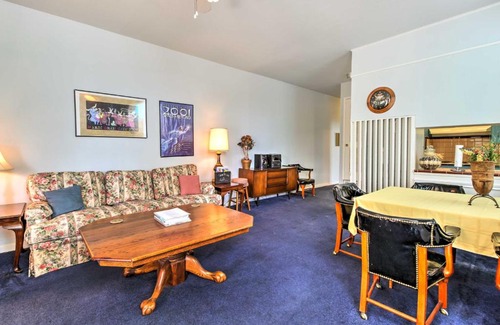 San Jacinto Apartment | Historic Galveston Apartment with Spa - Steps from The Strand!