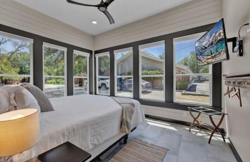 New Braunfels House | Historic Gem Near Schlitterbahn with Child-Friendly Amenities