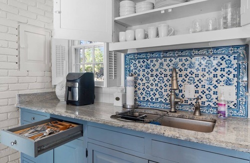 Chapel Hill House | Historic Retreat Steps from UNC with Pool & Breakfast