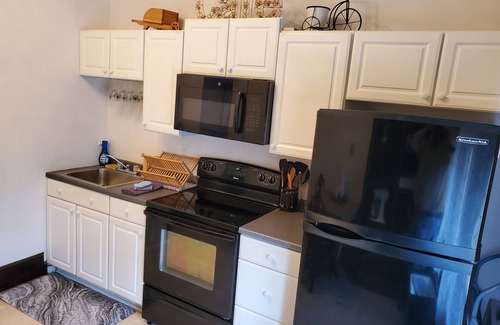 Brunswick Apartment | Historic Getaway with Pool and Spa Near Harpers Ferry