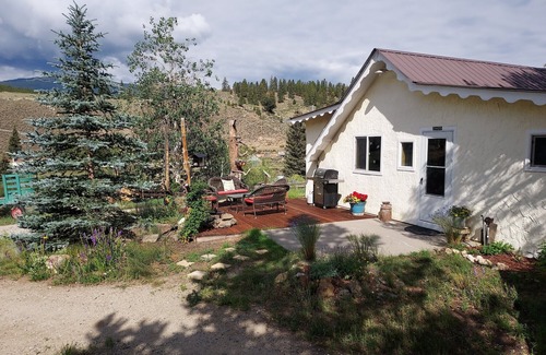 Buena Vista House | Historic Granite Home with River Views & Family-Friendly Perks