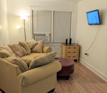 Tuskegee House | Historic Hill Apartments - Pet-Friendly Duplex with Pool Access