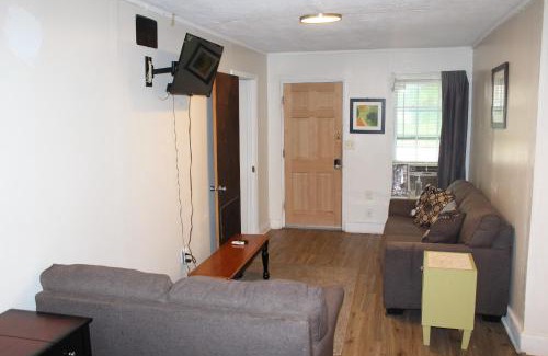 Tuskegee Apartment | Historic Hill Apt2: 10/10 Rated Family-Friendly Retreat