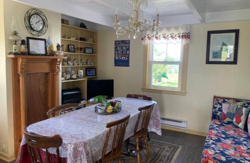 Twillingate House | Historic Hillside Family Retreat for Memorable Getaways