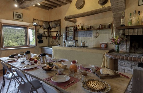 Vescovado Villa | Historic Retreat with Pool & Spa Near Siena, Tuscany
