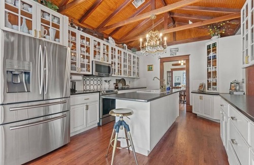 Bushnell House | Historic home away from home