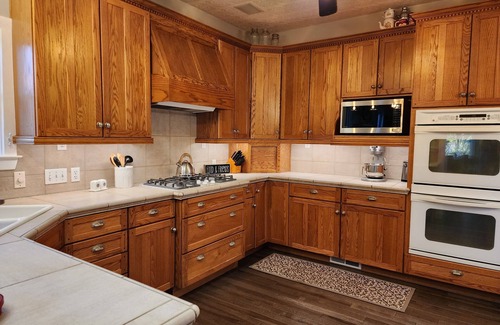 Manitou Springs House | Historic Home at Pikes Peak: Walk to Downtown & Family-Friendly