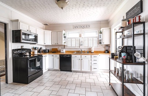 Summerlee House | Historic Home Near New River Gorge with Game Room & Firepit