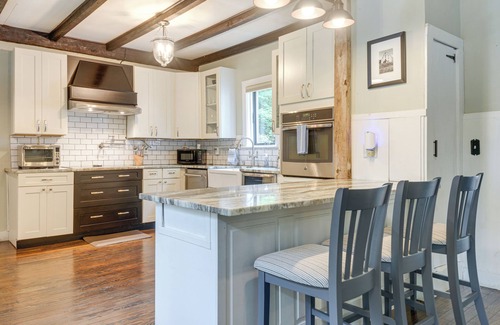 Royalston House | Historic Home with Modern Amenities and 10/10 Guest Rating