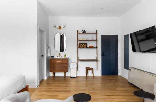 Bangor Apartment | Historic Hotel Room with King Bed & Market Square Views