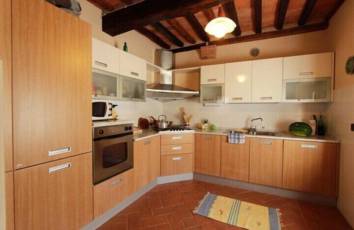 Contignano House | Historic Retreat in Valdorcia with Pool and Spa Amenities