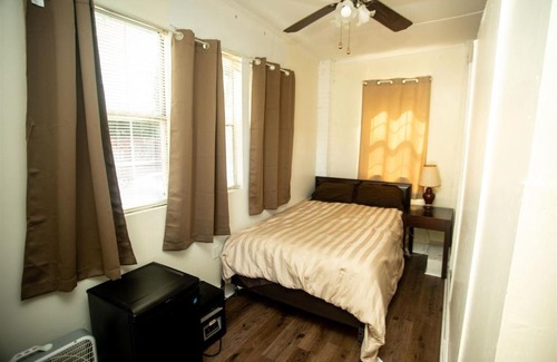 Tuskegee House | Historic House on the Hill: Family-Friendly Retreat