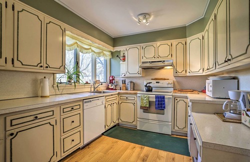Roxbury House | Historic House with Record Player, Steps from Downtown!