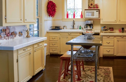 Huntington House | Historic Huntington Home with Scenic Gardens and Spa