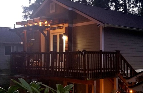 Olde Town House | Historic Issaquah: Guest Rated 10/10 with Spa & Breakfast
