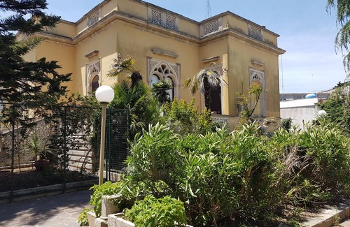 Carpignano Salentino Villa | Historic Villa with Beautiful Frescoes and Serene Garden