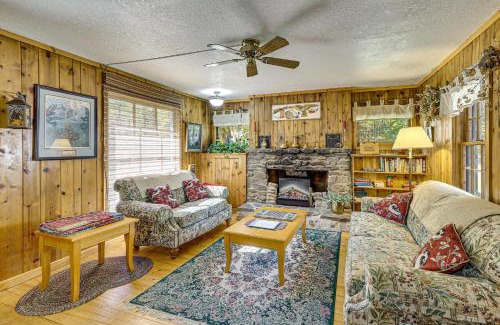 Keystone House | Historic Keystone Cabin Steps from Mount Rushmore!