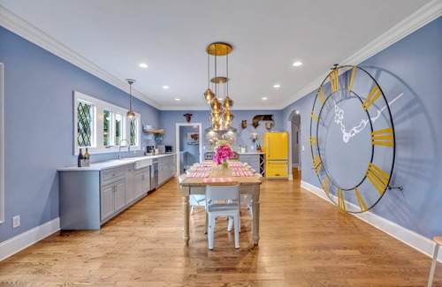 Leipers Fork House | Historic Leiper's Fork Inn: Rated 10/10 with Family Amenities