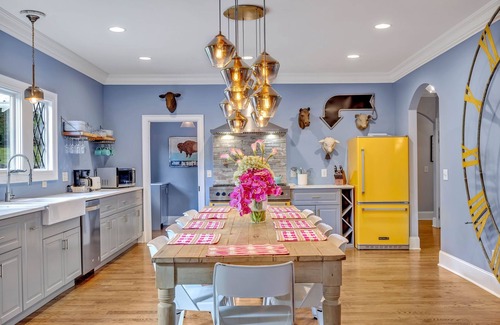 Leipers Fork House | Historic Leiper's Fork Inn: Rated 10/10 with Family Amenities