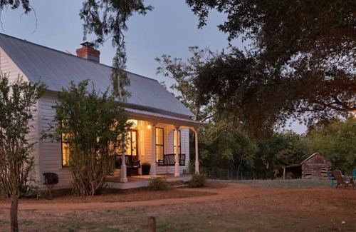 Llano Cottage | Quaint Historic Lodging Near Llano River & Main Street