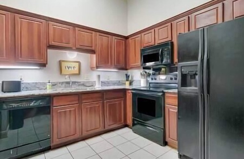 Downtown Apartment | Historic Loft in the Center of Downtown w/Gated Parking