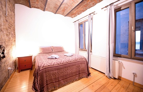 Galata Apartment | Historic Loft w/Terrace and Old Istanbul View