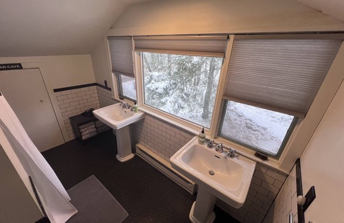 Phoenicia Cabin | Historic Craftsman Lodge with Pool, Spa & Streamside Views