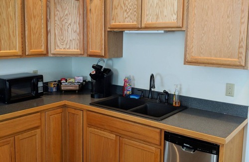 Windsor Apartment | Cozy Historic Main Street 2-Bedroom Apartment with Views