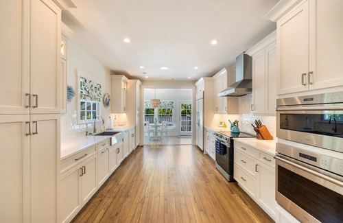 Boca Grande House | Historic MamaDear House: Private Pool & Steps to the Beach