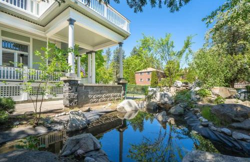 Spokane House | Historic Manor: Family-Friendly Retreat with 8 Bedrooms