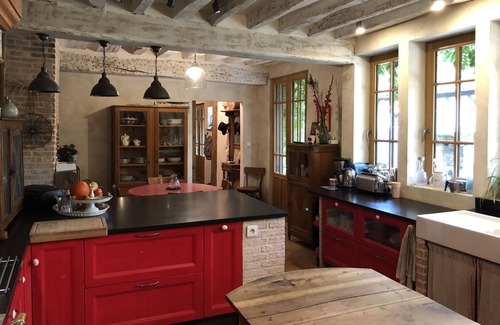 Conches-en-Ouche House | Historic Mansion with Breakfast and Kitchen Amenities
