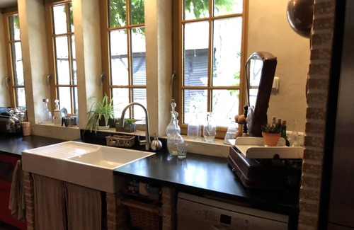 Conches-en-Ouche House | Historic Mansion with Breakfast and Kitchen Amenities