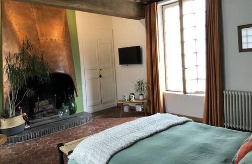 Conches-en-Ouche House | Historic Mansion with Breakfast and Kitchen Amenities