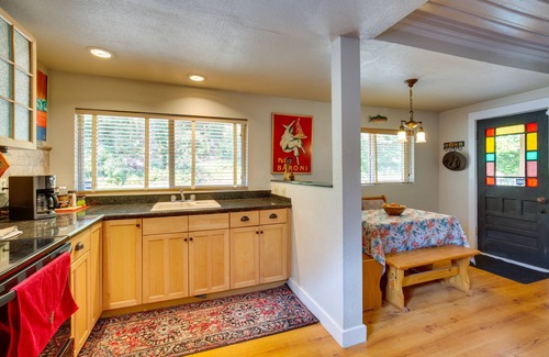 Mapleton Cottage | Historic Mapleton Cottage with River Views & Hot Tub Access