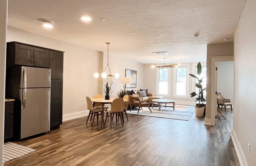 Hot Springs Apartment | Modern Suite with Kitchen Near Moccasin Springs & Dining