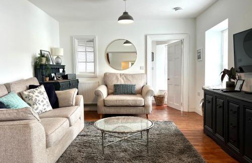 Teignmouth House | Historic 'Old Toll House' at Shaldon Bridge - Pet Friendly!