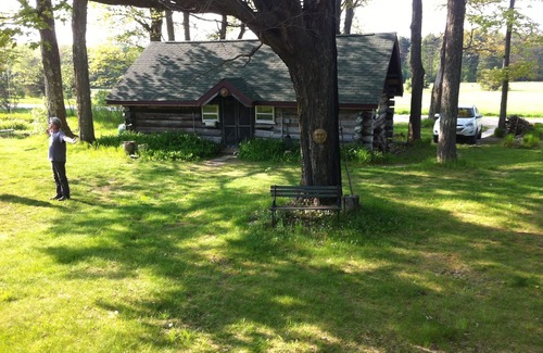 Mancelona Cabin | Top-Rated Historic One Room Log Cabin with Kitchen & Breakfast