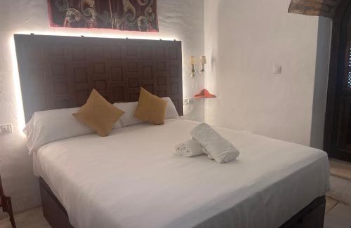 La Catedral Apartment | Historic Casa de las Cabezas in Córdoba - Guest Rated 9.4