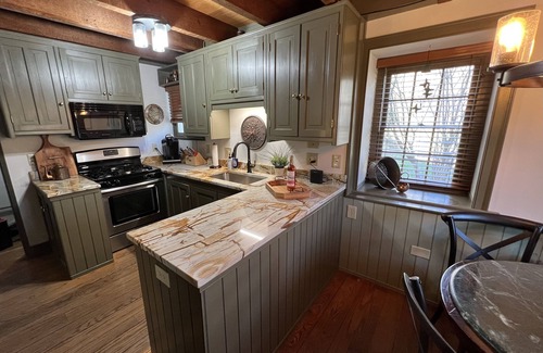 Delta House | Experience Historic Ox Bow House: Pet-Friendly Retreat