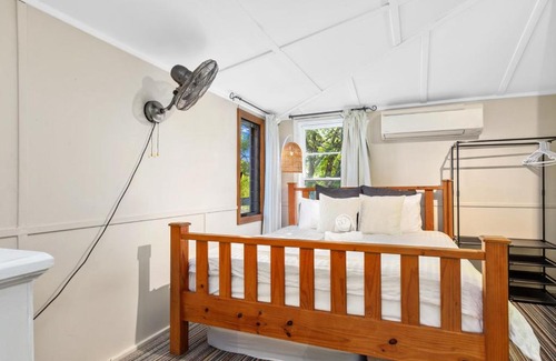 Boolambayte House | Historic Post Office Stay: A Tranquil Family Retreat